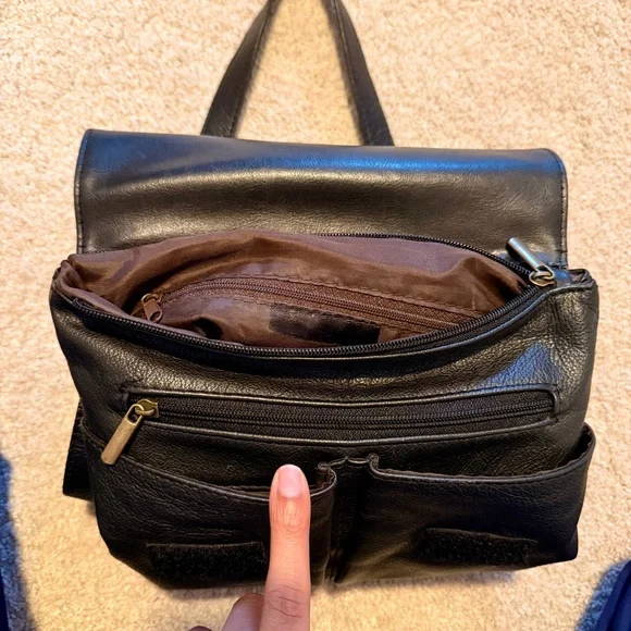 BLACK PEBBLED LEATHER CROSSBODY PURSE π€ - Picture 5 of 6